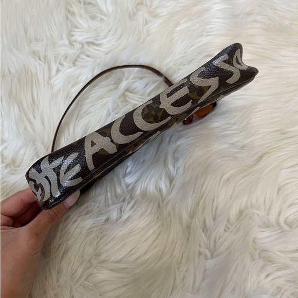 Vintage 2000’s LOUIS VUITTON LV Graffiti Stephen Sprouse Leather Pochette Bag - Picture 8 of 11